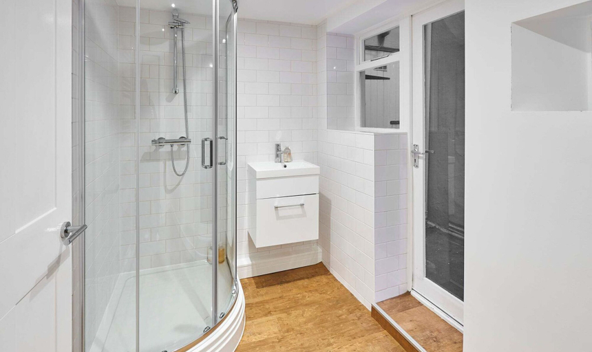 Room 2, Host Stay Bedford Street, Brighton and Hove