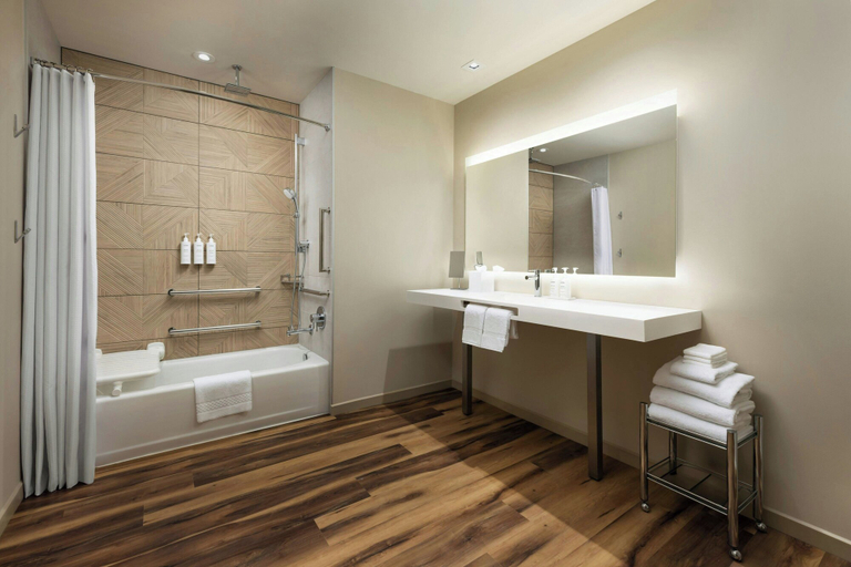 Bathroom 4, AC Hotel by Marriott Honolulu, Honolulu
