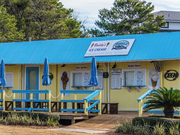 Exterior & Views 2, Your Ideal Beach Getaway With Private Pool, Game Room and Close to Beach!, Walton