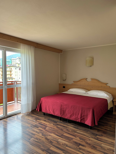 Bedroom 3, Hotel Continental, Trento