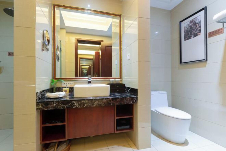 Bathroom 4, Wufeng International Hotel, Yichang