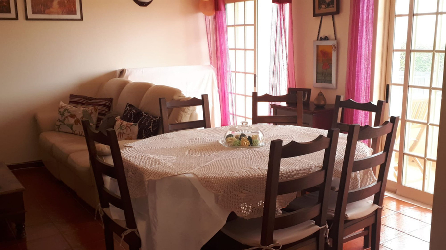 Room 5, Marina Vila Apartment With Pool, Albufeira