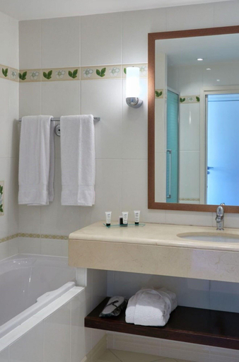 Bathroom 5, Relais de Margaux, Gironde