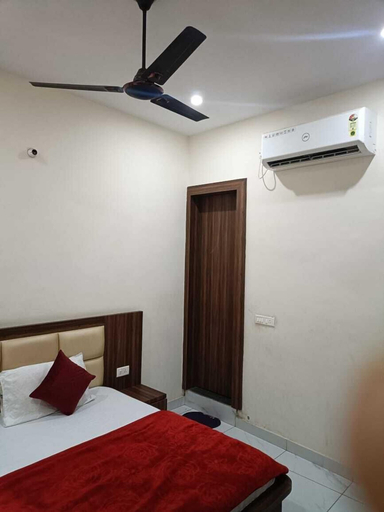 Others 4, Hotel Lucky Guest House, Jhansi