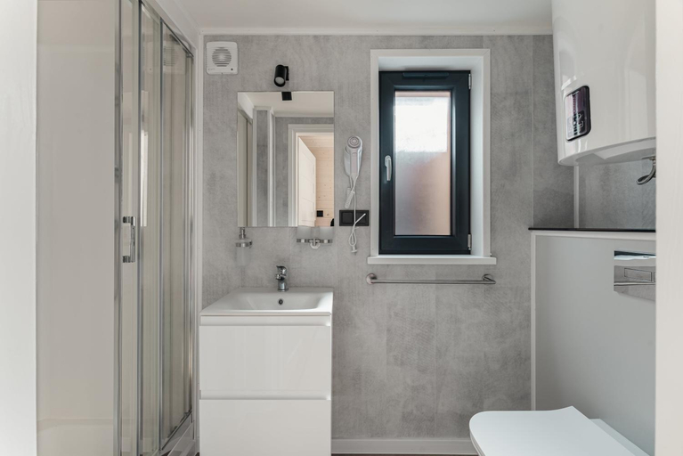Bathroom, Kormoran Family Resort, Puck