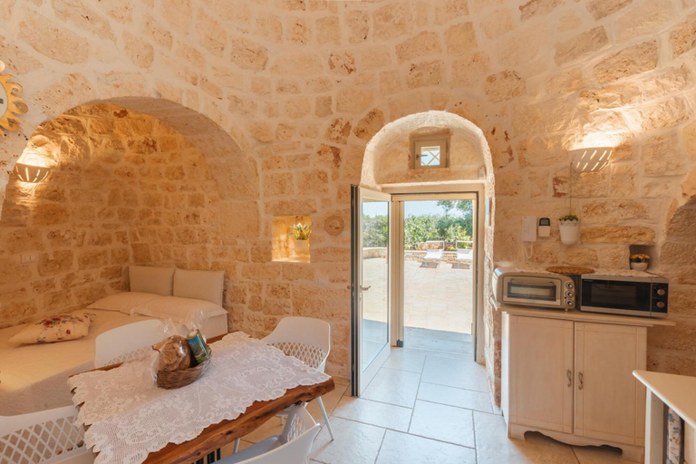 Others 4, Trullo Mil With Private Pool by Apuliarentals, Brindisi
