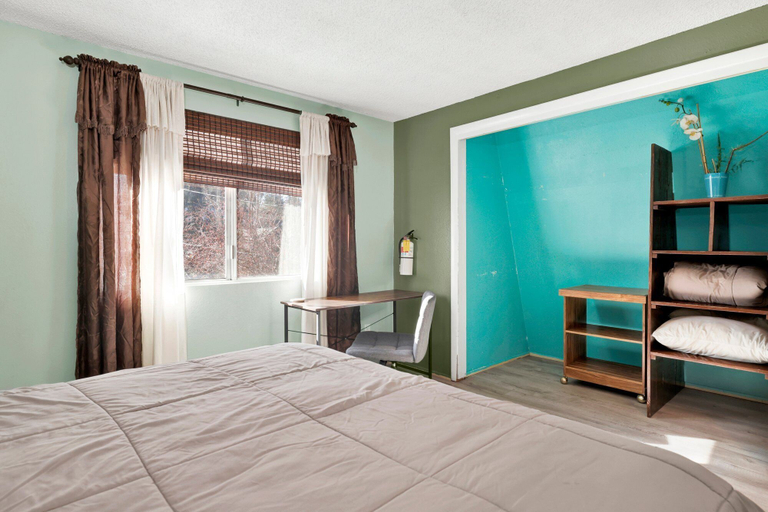 Bedroom 3, Aeroplane Gambrel #2509, San Bernardino