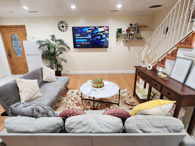 Others 5, Monterey Park Retreat: Spectacular Views & Comfort, Los Angeles