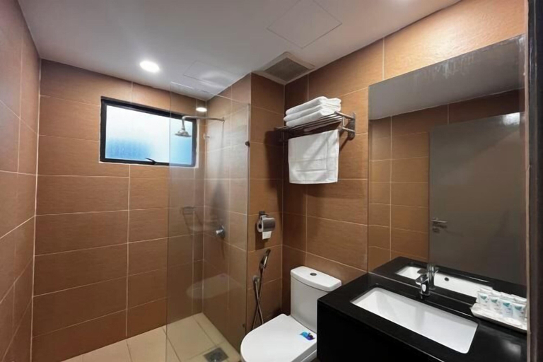 Bathroom 10