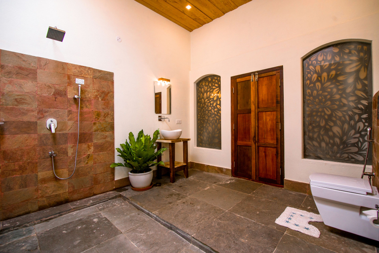 Bathroom 5, Flamingo Boutique Hotel & Ayurvedic spa, Alappuzha