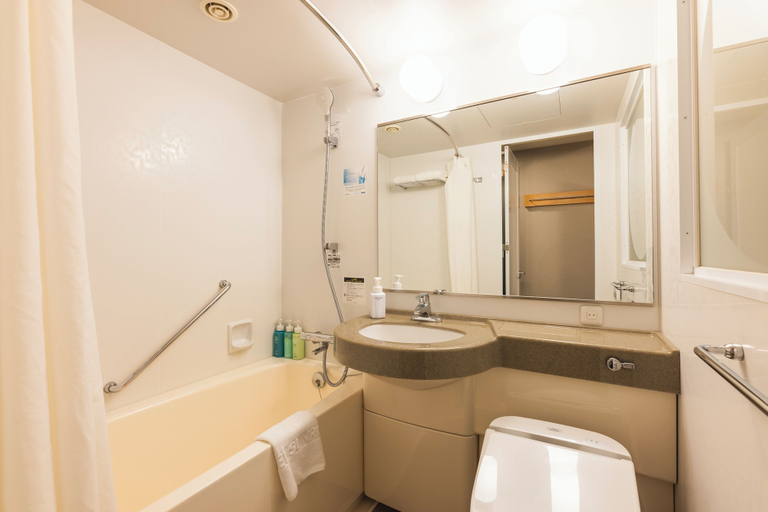 Bathroom 26
