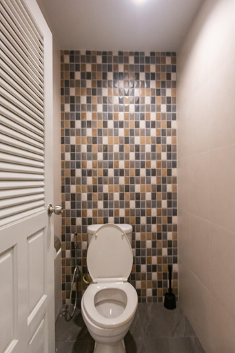 Bathroom 5, SidaHostel, Muang Phetchaburi