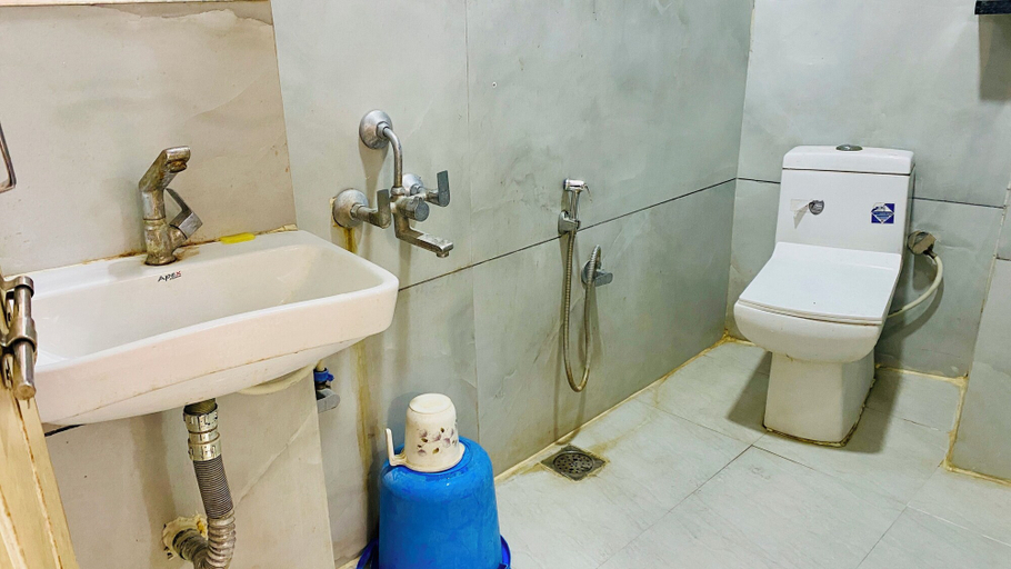 Bathroom 3, Hotel Dev Shree, Indore
