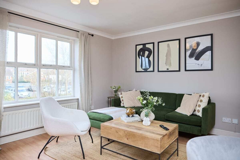 Others 5, The Guildford Getaway - 3bdr With Garden, Surrey