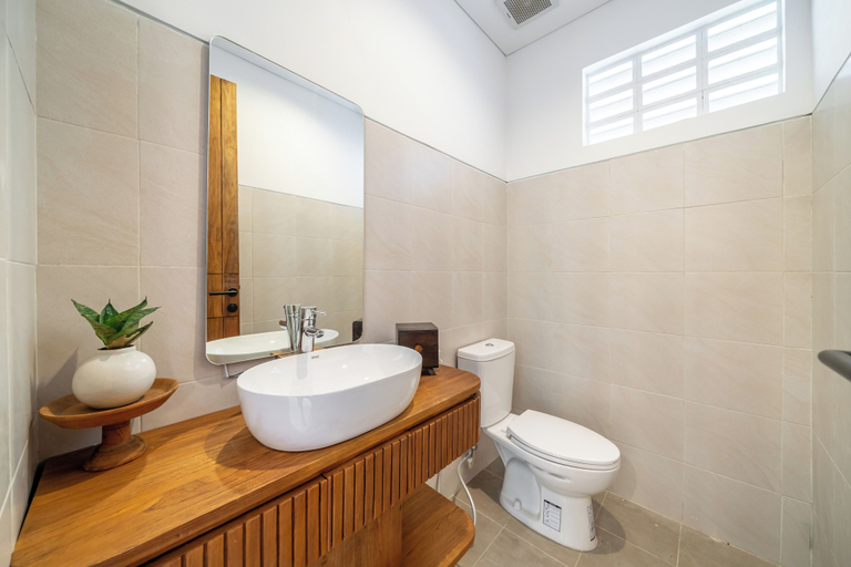 Bathroom 2, Chindaga Villa Canggu, Badung