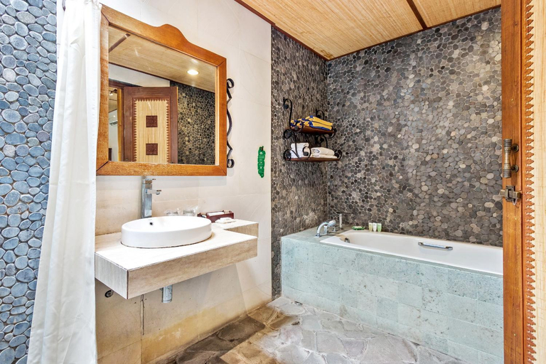 Bathroom 11
