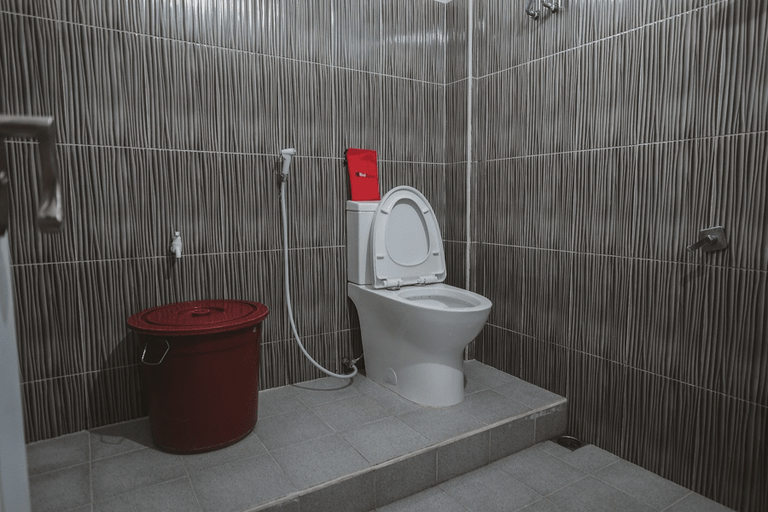 Bathroom 4, RedDoorz Syariah @ Jalan Dieng, Wonosobo
