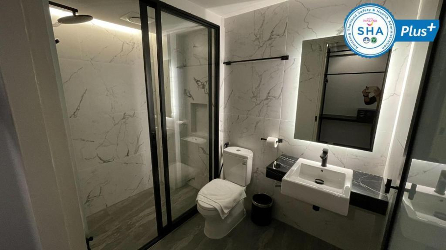 Bathroom 5, Book Design Hotel, Muang Chiang Mai