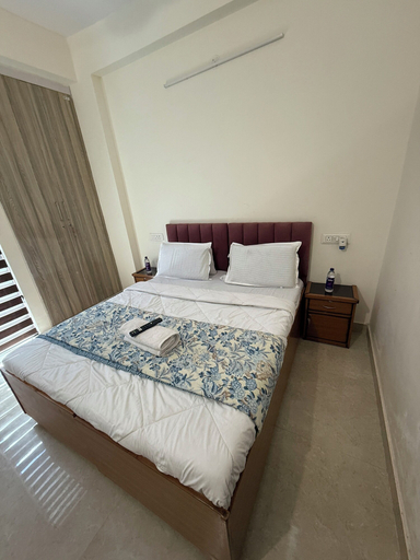 Bedroom 3, Hotel Taste & Rest, Gautam Buddha Nagar