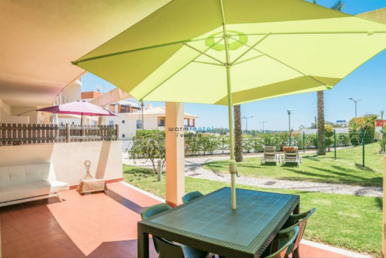 Room 4, Albufeira Terrace Pool Garage Dream Flat, Albufeira