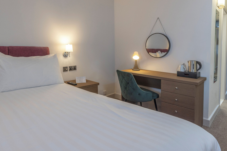 Bedroom 4, Hotel St Pierre, Sure Hotel Collection by Best Western, Wakefield