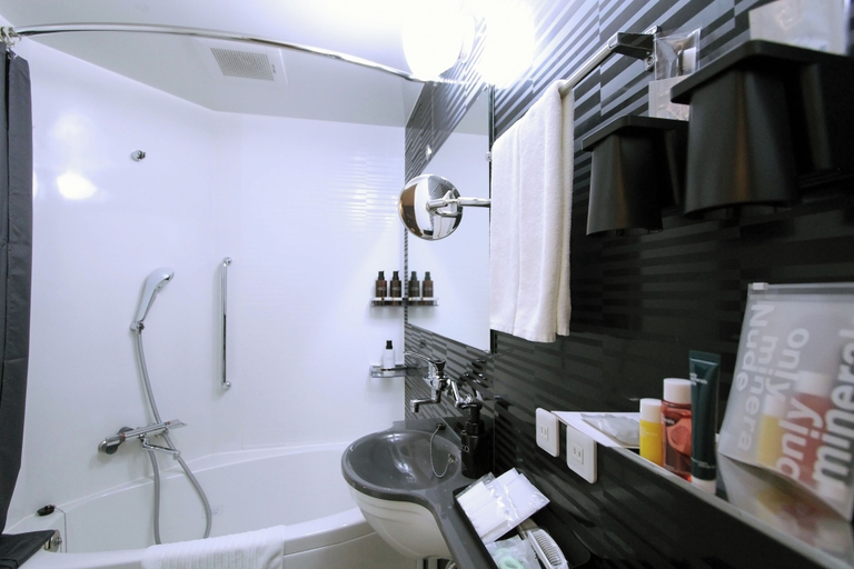 Bathroom 15