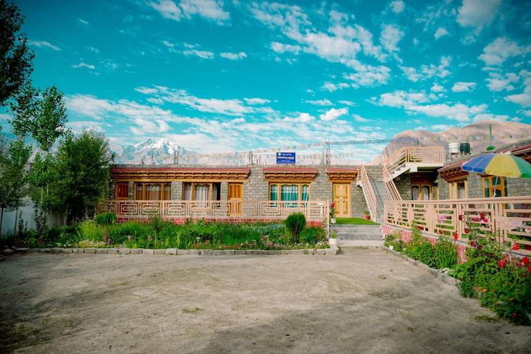 Exterior & Views