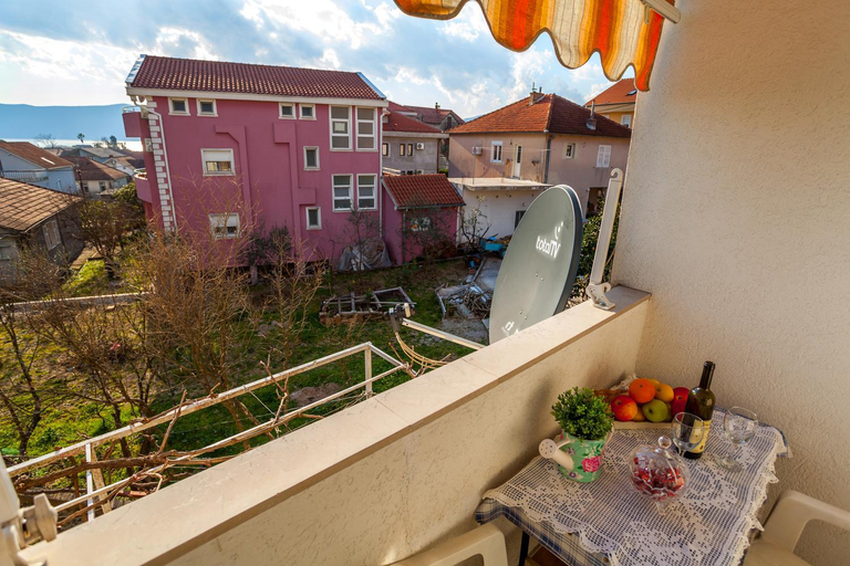 Others 3, Marko Apartments