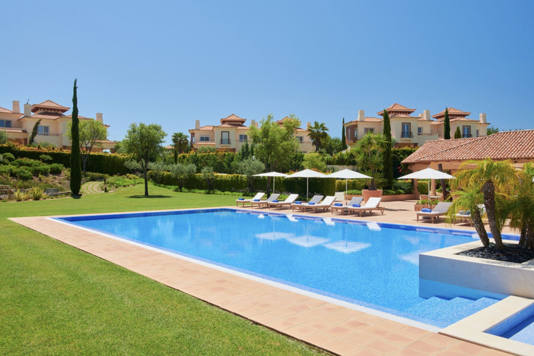 Room 1, Monte Rei 2 bed Linked Villa, Vila Real de Santo António