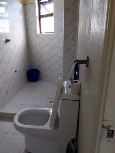 Bathroom, Eddy suites, Emeli hotel, Starehe