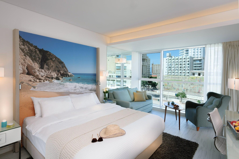 Bedroom 3, Leonardo Plaza Netanya by the beach