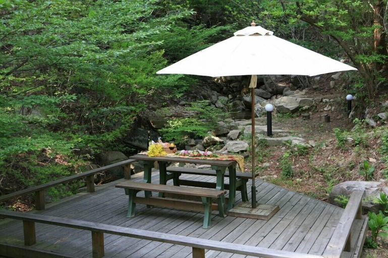 Others 4, Palsecjo Pension, Geoje