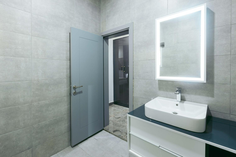 Bathroom 5, Phoenix Luxury Apartments, AbujaMun
