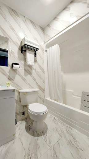 Bathroom 3, APD Hotel, Montréal