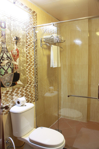 Bathroom 4, Lux Riverside Hotel and Apartment, Phnom Penh