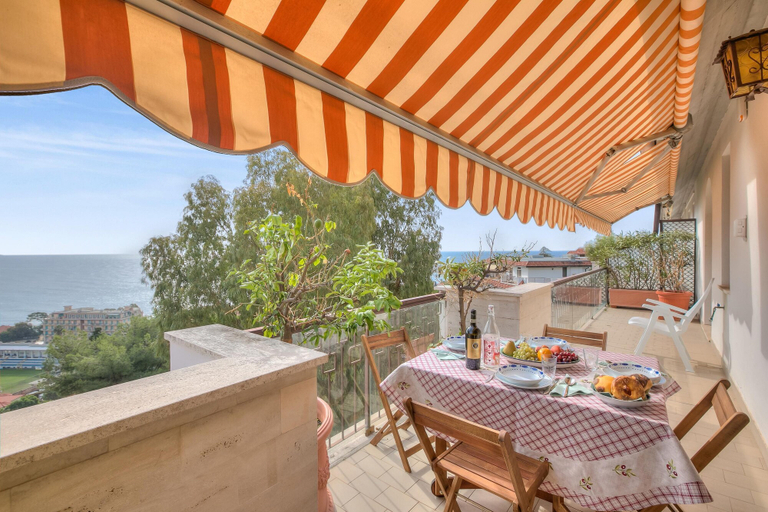 Room 5, Rhapsody By The Sea in Sanremo, Imperia