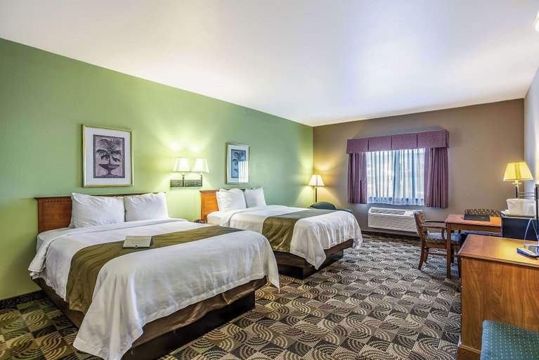 Bedroom 3, Quality Inn & Suites Hannibal West, Marion
