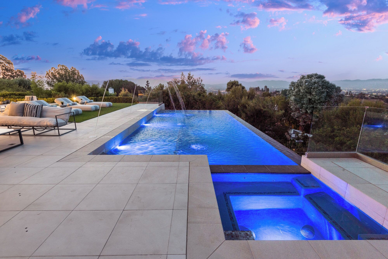 Sport & Beauty 5, Gayle Villa, Los Angeles