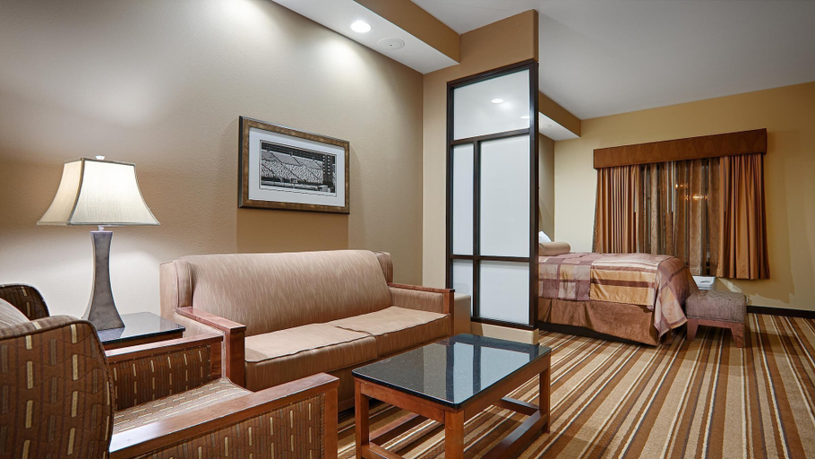 Bedroom 3, Best Western Plus KC Speedway Inn & Suites, Kansas City