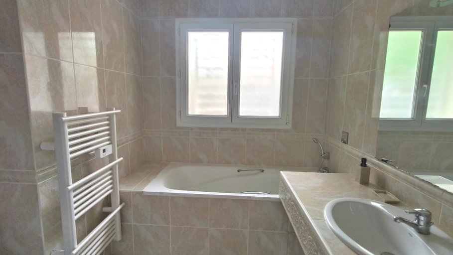 Bathroom, La Villa des Pins, Gironde