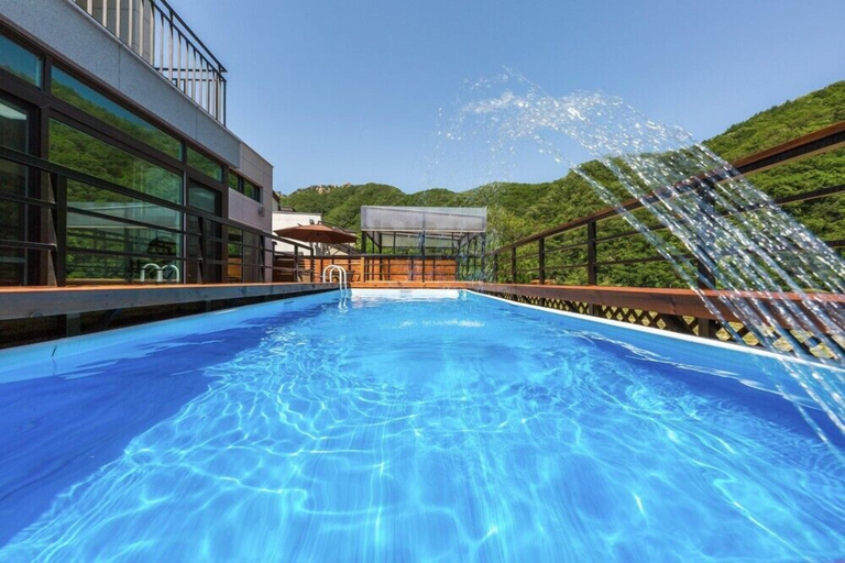 Sport & Beauty 1, Nine to zero Pension, Chuncheon
