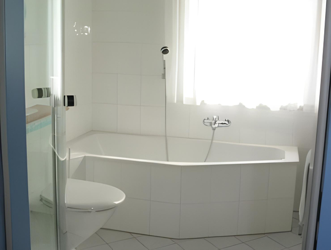 Bathroom 4