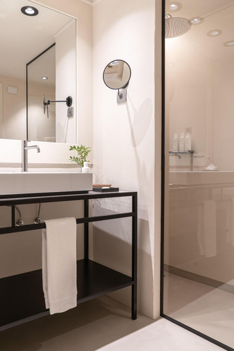 Bathroom 5, Mas de Torrent , Girona