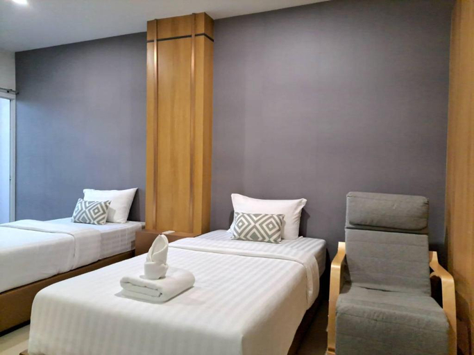 Bedroom 12