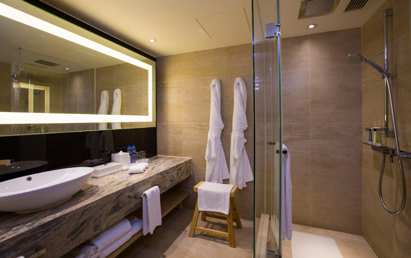 Bathroom 11