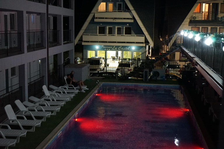 Food & Drinks 4, VILA APROAPE DE MARE/ LA CASTEL, Costinesti