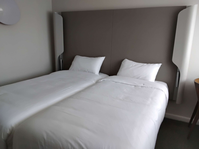 Bedroom 3, Campanile Chantilly, Oise