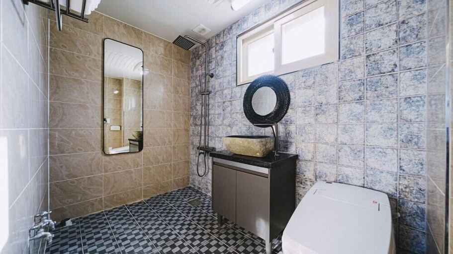Bathroom 20