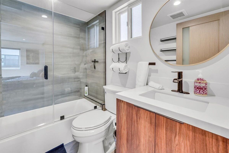 Bathroom 4, Luxe Townhome | Newly-Built, Los Angeles