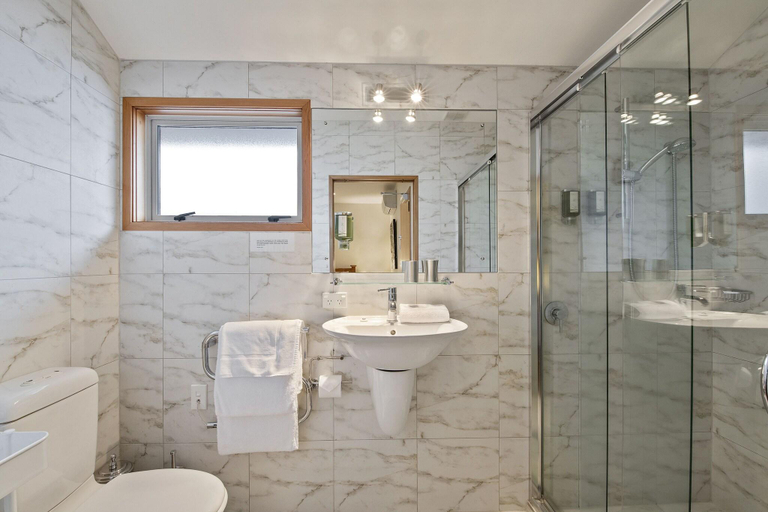 Bathroom 5, The Classic Villa Ascend Hotel Collection, Christchurch